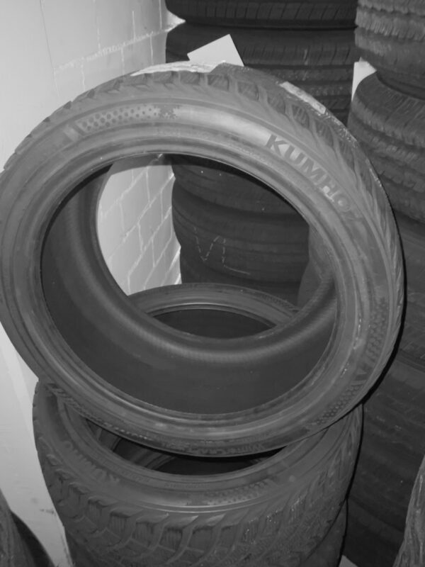 Tire set Kumho 275/35 R18