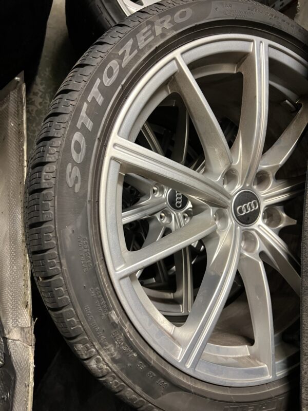 Original Winterkomplettradsatz Audi RS4 8W B9 9.0 x 19"