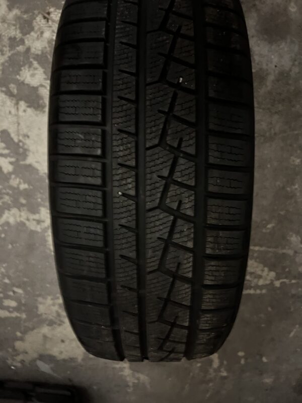 Reifen Yokohama W Drive 235/55R20